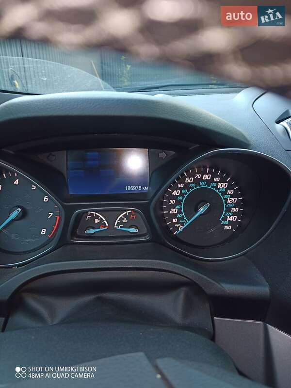 Внедорожник / Кроссовер Ford Escape 2015 в Киеве