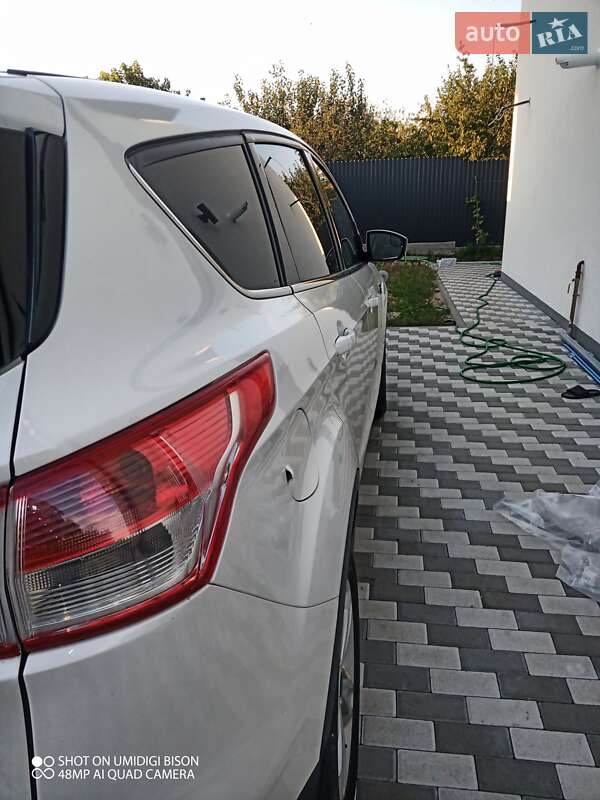 Внедорожник / Кроссовер Ford Escape 2015 в Киеве