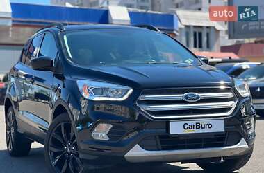 Позашляховик / Кросовер Ford Escape 2019 в 