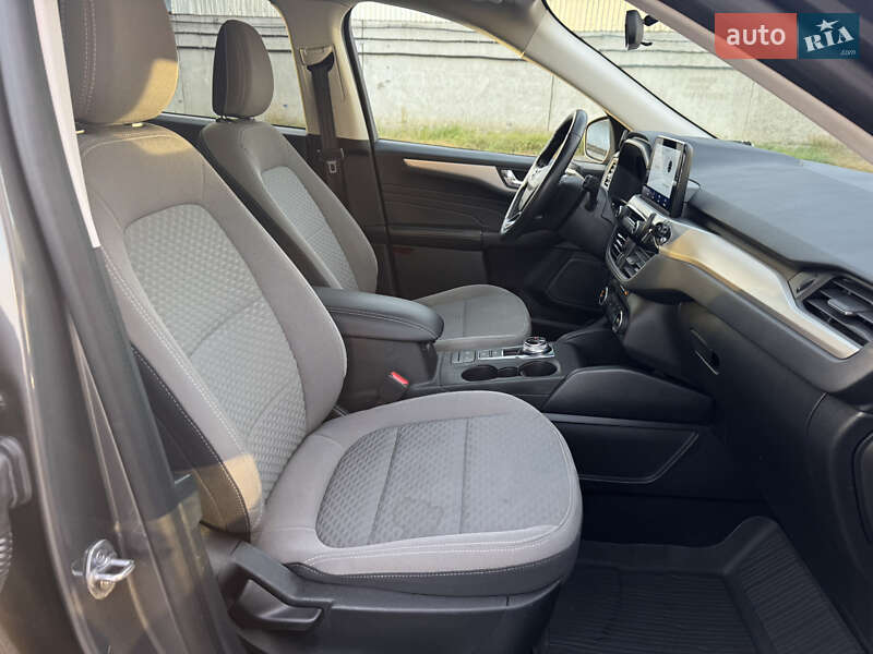 Внедорожник / Кроссовер Ford Escape 2021 в Киеве