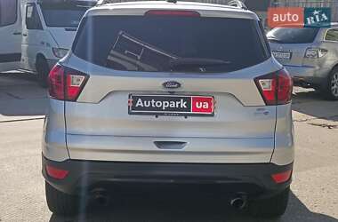 Внедорожник / Кроссовер Ford Escape 2019 в 