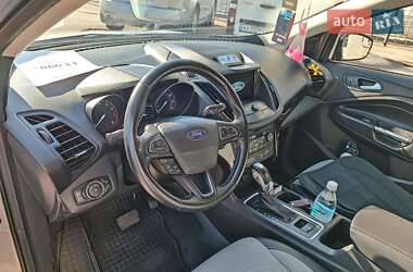Внедорожник / Кроссовер Ford Escape 2019 в 