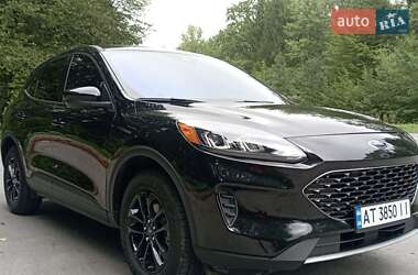Внедорожник / Кроссовер Ford Escape 2021 в 