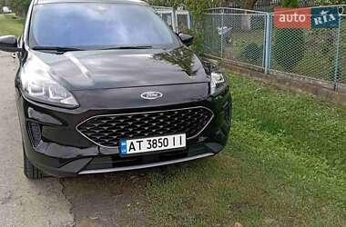 Позашляховик / Кросовер Ford Escape 2020 в 