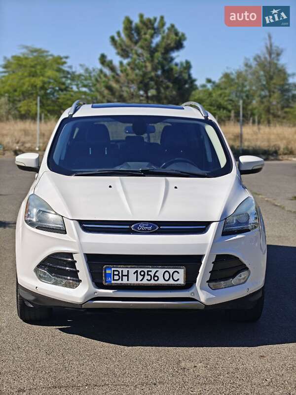 Позашляховик / Кросовер Ford Escape 2015 в 
