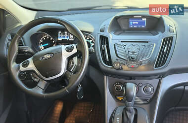 Внедорожник / Кроссовер Ford Escape 2015 в 