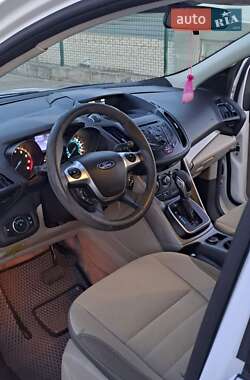 Внедорожник / Кроссовер Ford Escape 2012 в 