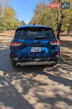 Внедорожник / Кроссовер Ford Escape 2022 в 