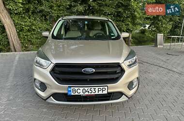 Внедорожник / Кроссовер Ford Escape 2016 в 