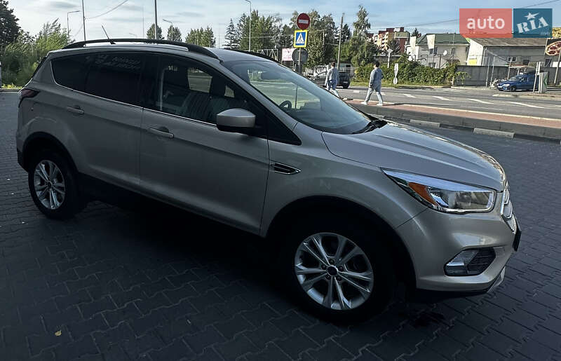 Внедорожник / Кроссовер Ford Escape 2018 в Тернополе
