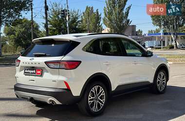 Позашляховик / Кросовер Ford Escape 2021 в 