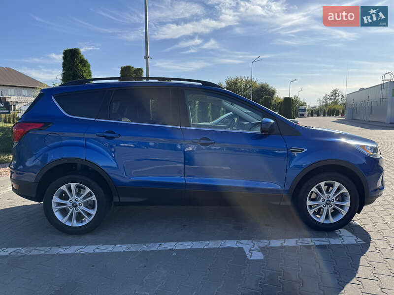 Внедорожник / Кроссовер Ford Escape 2019 в Киеве
