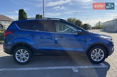 Внедорожник / Кроссовер Ford Escape 2019 в 
