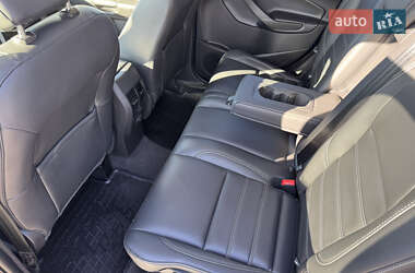 Внедорожник / Кроссовер Ford Escape 2019 в 