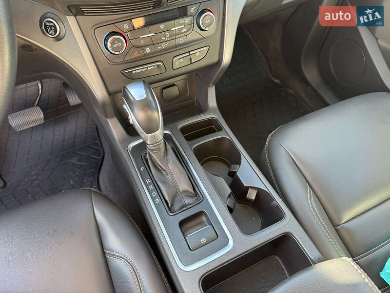 Внедорожник / Кроссовер Ford Escape 2019 в Киеве