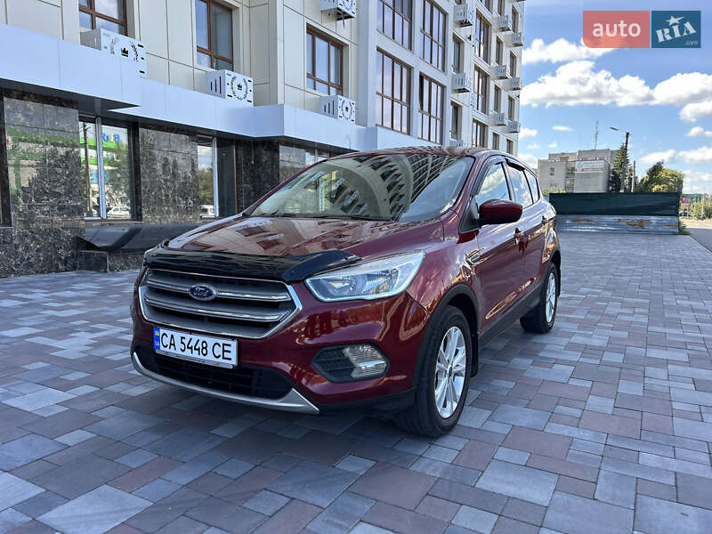 Внедорожник / Кроссовер Ford Escape 2018 в Черкассах