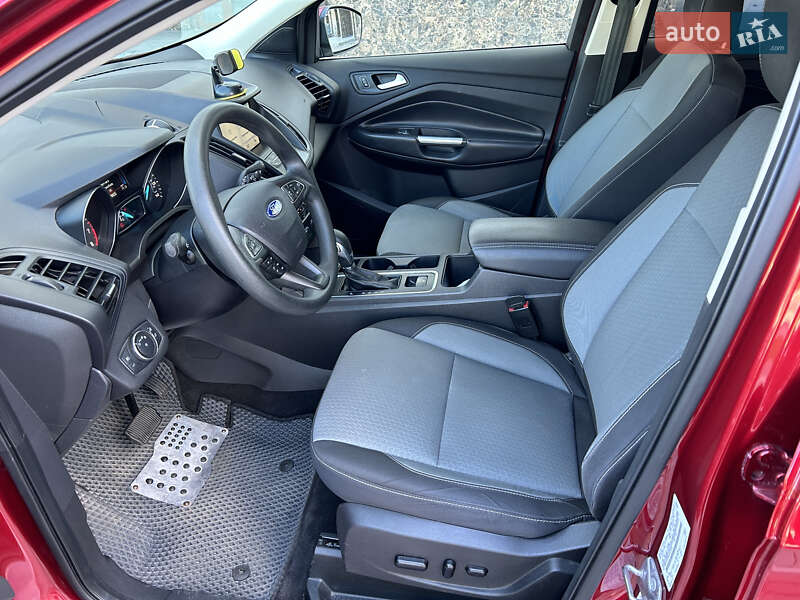 Внедорожник / Кроссовер Ford Escape 2018 в Черкассах