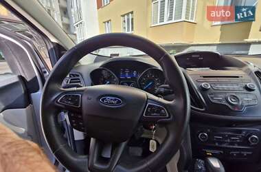 Внедорожник / Кроссовер Ford Escape 2017 в 