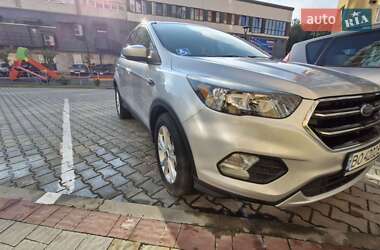 Внедорожник / Кроссовер Ford Escape 2017 в 