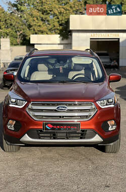 Внедорожник / Кроссовер Ford Escape 2018 в 