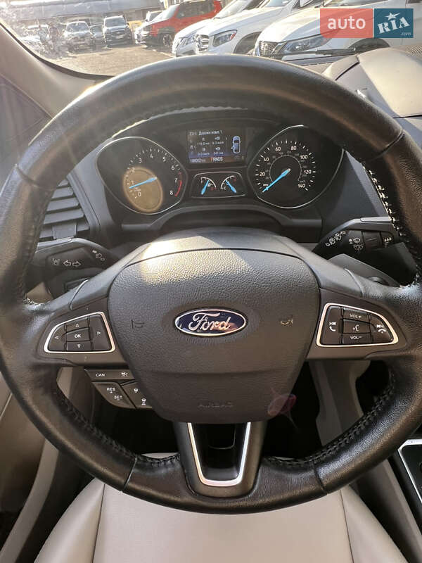 Внедорожник / Кроссовер Ford Escape 2018 в Одессе