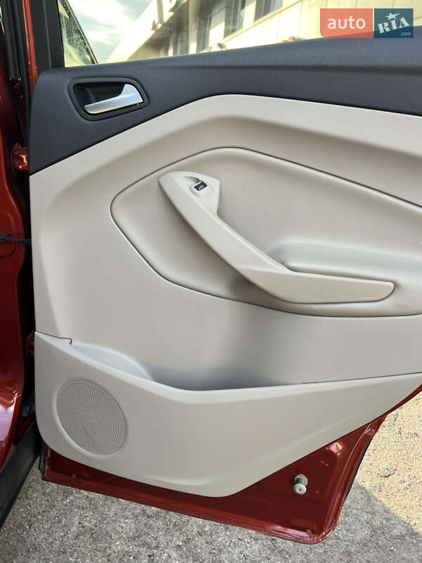 Внедорожник / Кроссовер Ford Escape 2018 в Одессе