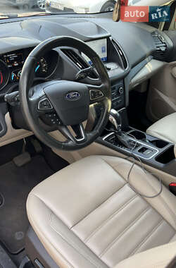 Внедорожник / Кроссовер Ford Escape 2018 в 