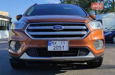 Внедорожник / Кроссовер Ford Escape 2017 в Ровно