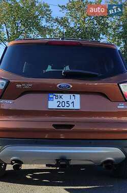 Внедорожник / Кроссовер Ford Escape 2017 в 