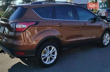 Внедорожник / Кроссовер Ford Escape 2017 в 