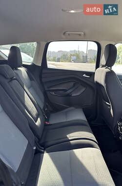 Позашляховик / Кросовер Ford Escape 2018 в 