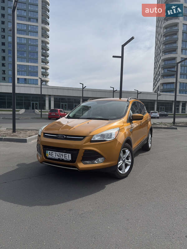 Внедорожник / Кроссовер Ford Escape 2015 в 