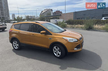 Внедорожник / Кроссовер Ford Escape 2015 в 