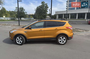 Внедорожник / Кроссовер Ford Escape 2015 в 