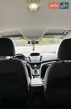 Внедорожник / Кроссовер Ford Escape 2015 в 