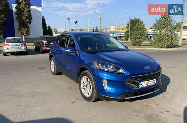 Внедорожник / Кроссовер Ford Escape 2021 в 