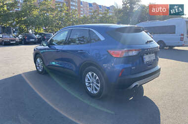 Внедорожник / Кроссовер Ford Escape 2021 в 