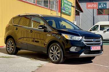 Внедорожник / Кроссовер Ford Escape 2017 в 