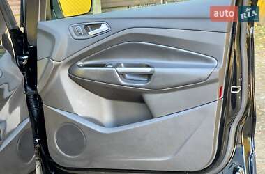 Внедорожник / Кроссовер Ford Escape 2017 в 