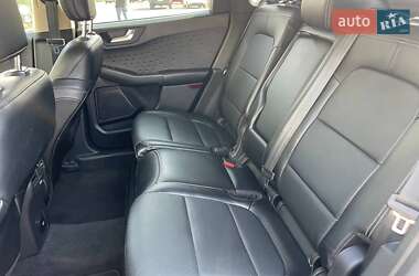 Внедорожник / Кроссовер Ford Escape 2020 в 