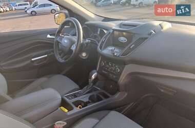 Внедорожник / Кроссовер Ford Escape 2018 в 