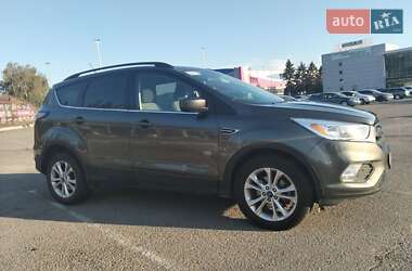 Внедорожник / Кроссовер Ford Escape 2018 в 