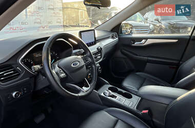 Внедорожник / Кроссовер Ford Escape 2019 в 