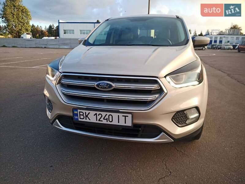 Внедорожник / Кроссовер Ford Escape 2016 в Ровно