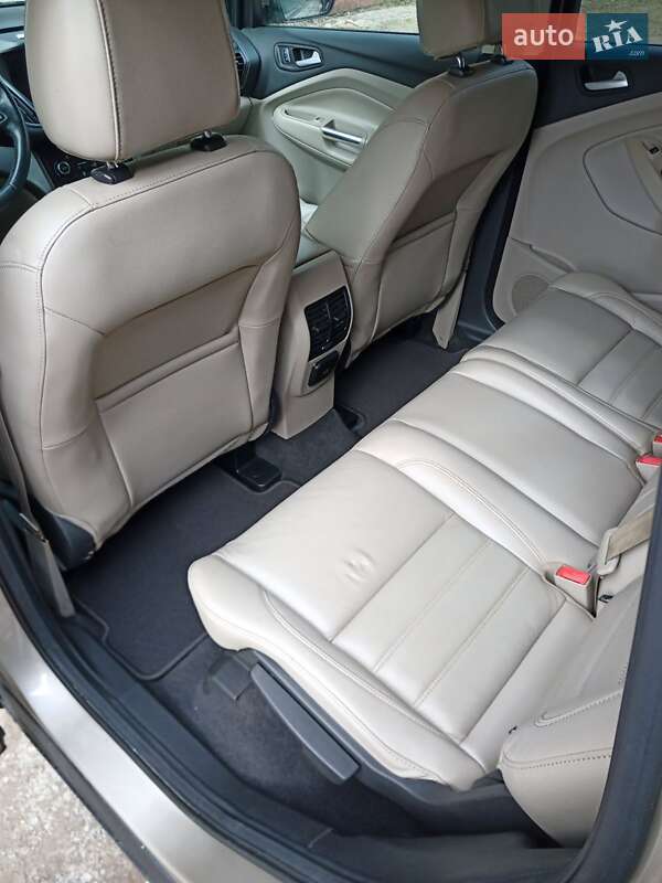 Внедорожник / Кроссовер Ford Escape 2016 в Ровно