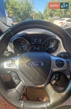 Внедорожник / Кроссовер Ford Escape 2013 в 