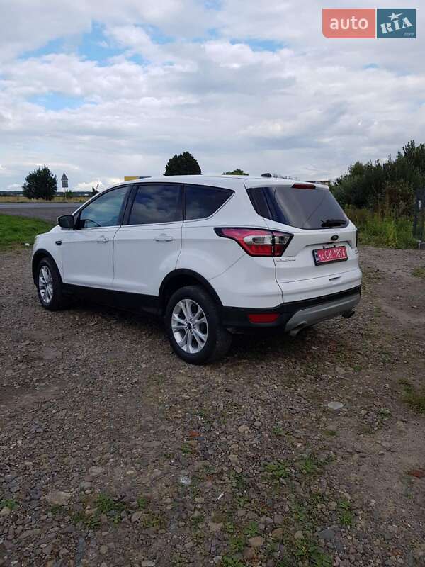 Позашляховик / Кросовер Ford Escape 2017 в Львові