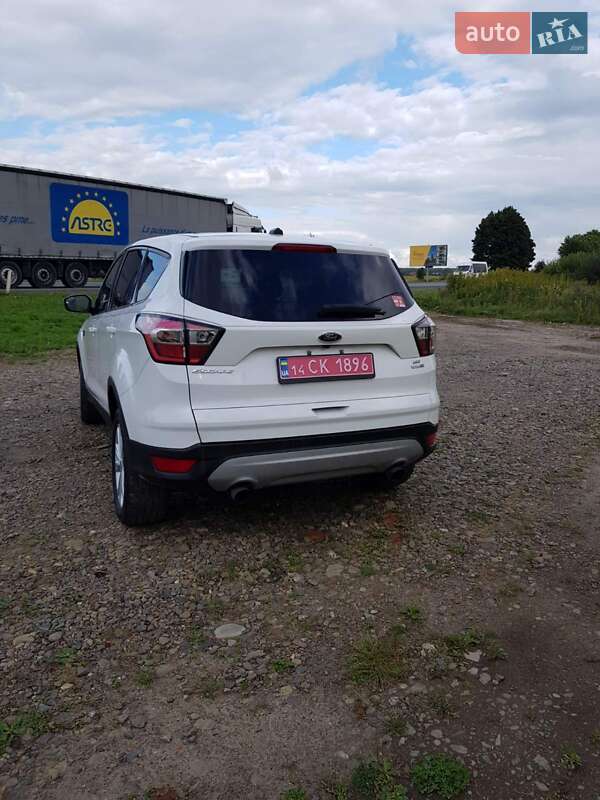 Позашляховик / Кросовер Ford Escape 2017 в Львові