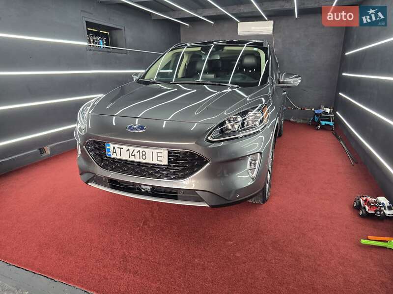 Позашляховик / Кросовер Ford Escape 2019 в Косові