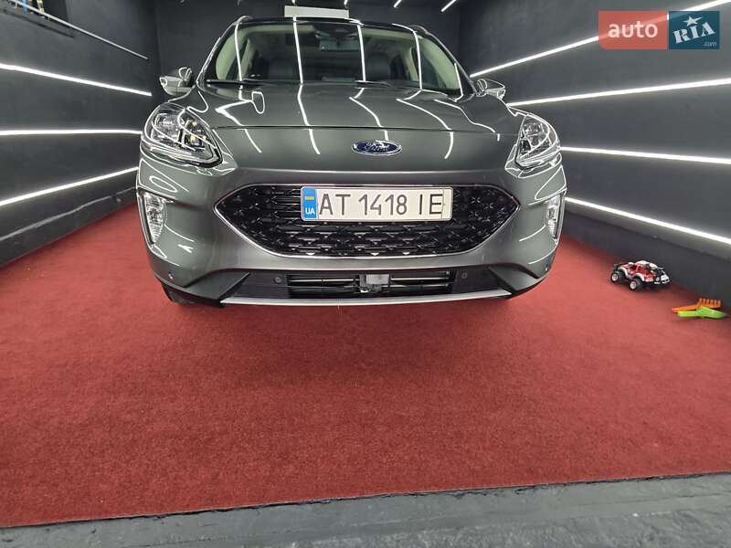 Позашляховик / Кросовер Ford Escape 2019 в Косові